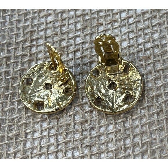 Goldtone Vintage Clip On Earrings Enamel Basketweave Round Vintage - Picture 4 of 6